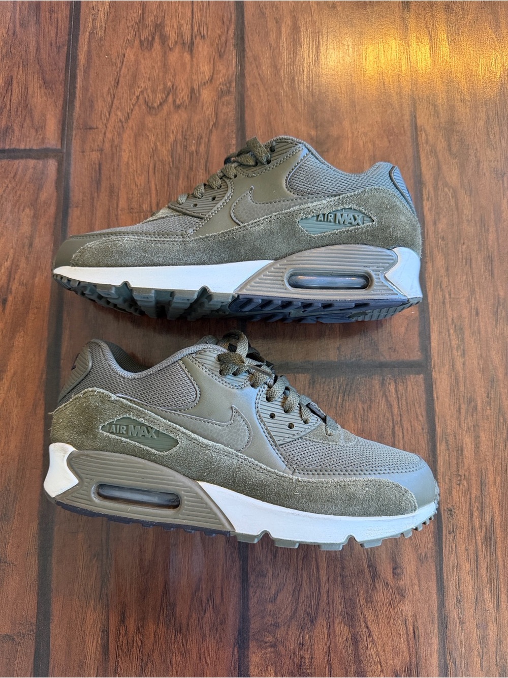 Nike Men's Olive Green Low-Top Sneakers - Picture 2 of 6